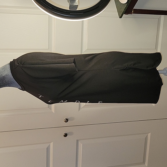 Black Tunic Long Side Slits Graphic Top - Picture 4 of 13